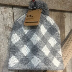 Gray & White Argyle Pom Beanie